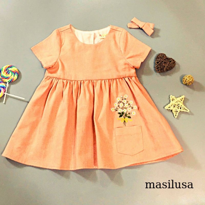 Đầm thêu linen cho bé gái mùa hè