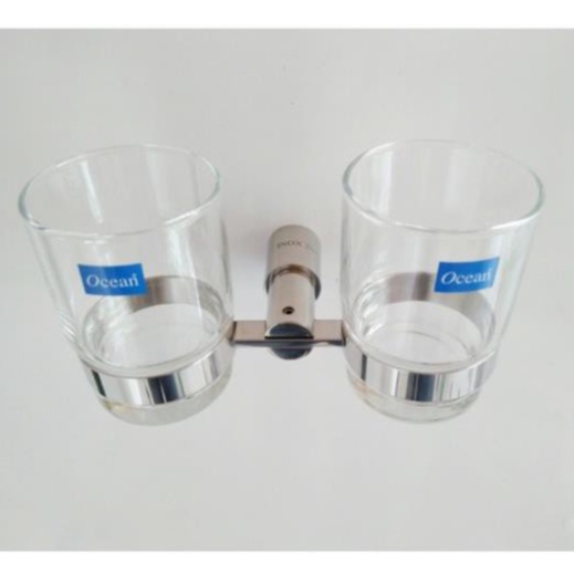 Ly thủy tinh súc miệng thường dùng làm cốc đánh răng trong nhà tắm