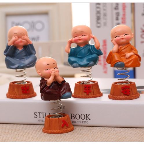 Bộ 4 tượng chú tiểu lắc lư theo xe