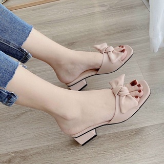 Dép nữ xinh xắn