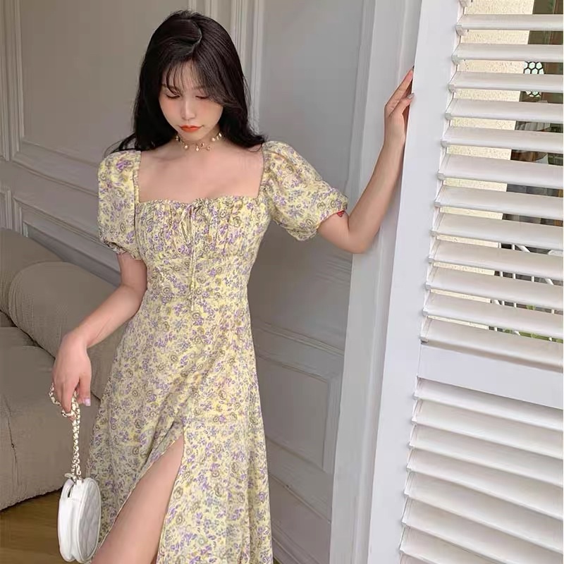 Vây tiểu thư tay bồng hoa nhí điệu đà sang trọng
