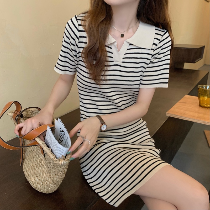 Đầm Dệt Kim Cổ POLO Họa Tiết Kẻ Sọc Phong Cách Retro