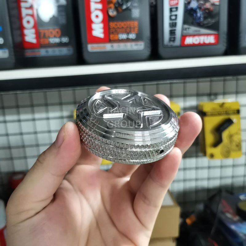 Nắp đậy bình xăng CNC Salaya mẫu phay sao cho Wave, Sirius, Airblade, Dream, Exciter 150 và nhiều xe khác inox 304