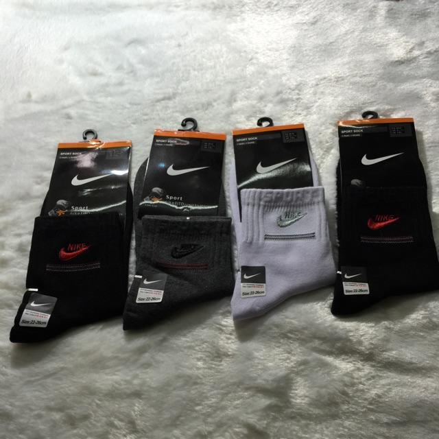 4 doi tat nam nike
