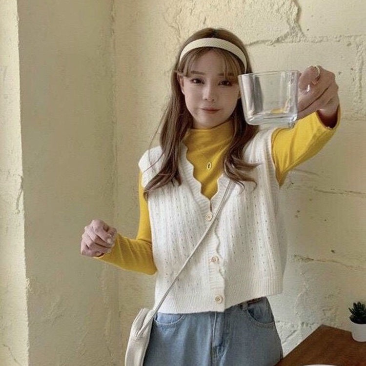 Áo len không tay cài cúc họa tiết gợn sóng sành điệu | BigBuy360 - bigbuy360.vn