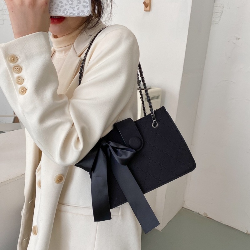 Túi xách nữ mã M04, túi đeo chéo, đeo vai, cúc bấm, thắt nơ đen, hàng quảng châu, chất lượng da cao cấp, đen trắng