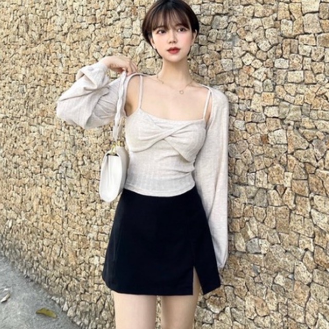 Chân váy ngắn xẻ đùi phong cách hàn quốc