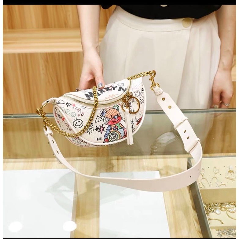 Túi đeo chéo nữ hoạ tiết gấu 2 dây đeo dáng yên ngựa Zuliashop8386