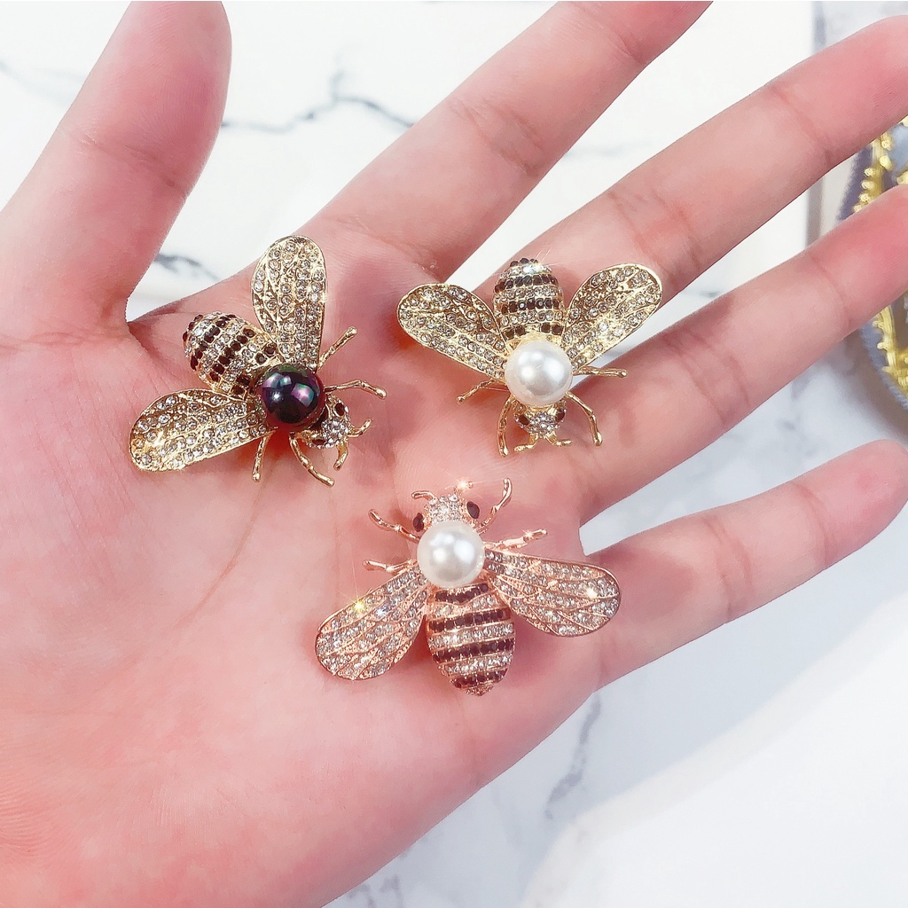 Ghim Cài Áo Hình Con Ong Đính Đá Và Ngọc Trai Sang Trọng