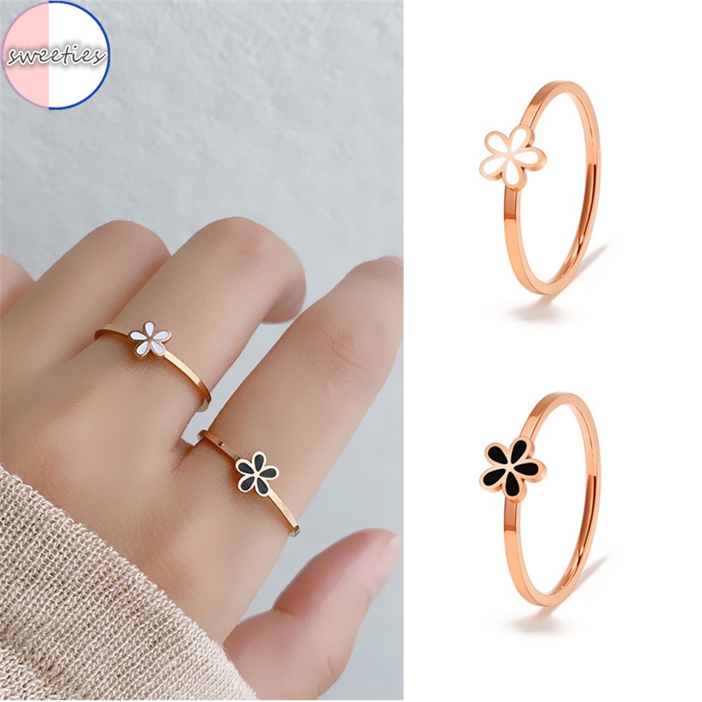 Nhẫn đeo tay bằng thép titan họa tiết hoa cúc thời trang sành điệu cho nữ