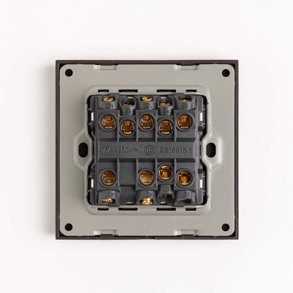 Công tắc điện ba vuông Lgtech LG-B20-0003 cao cấp