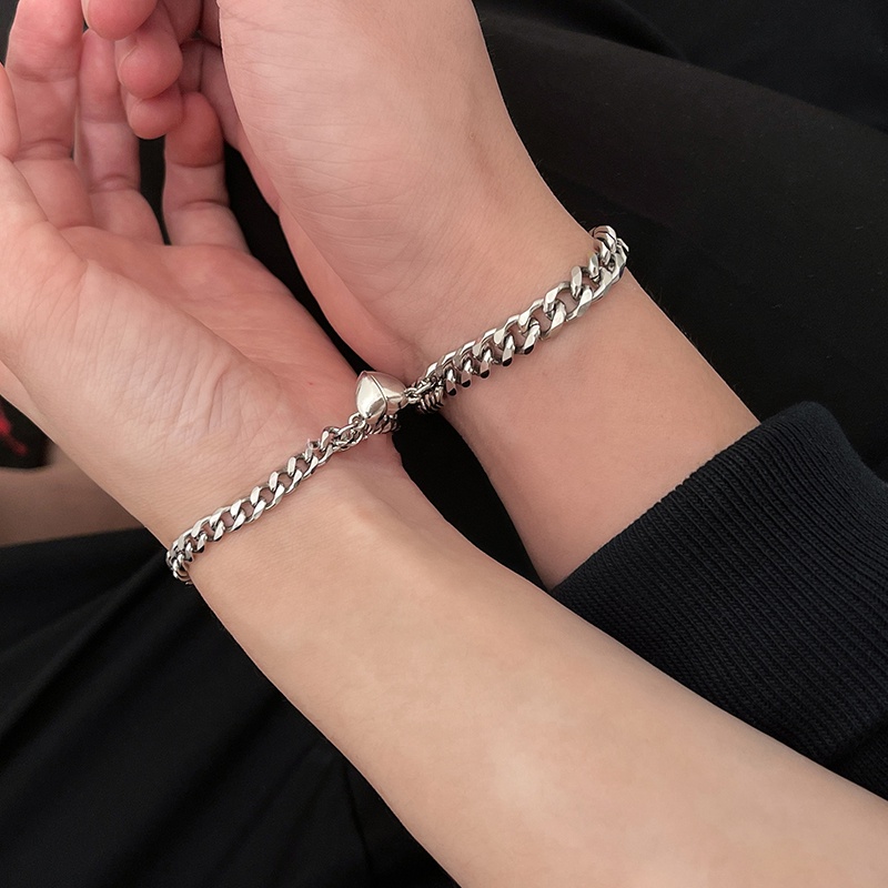 [Ready Stock] 1Pair Silver Color Alloy Chain Couples Bracelets/Heart Shaped Pendant Magnet Attraction Bracelet For Men Women Jewelry Gifts