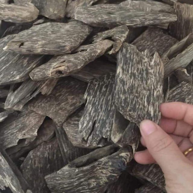 Trầm xông nhà GIÁC TRẦM HƯƠNG Trầm Ổ Lức , Dăm Tỉa Loại 1 Cao Cấp