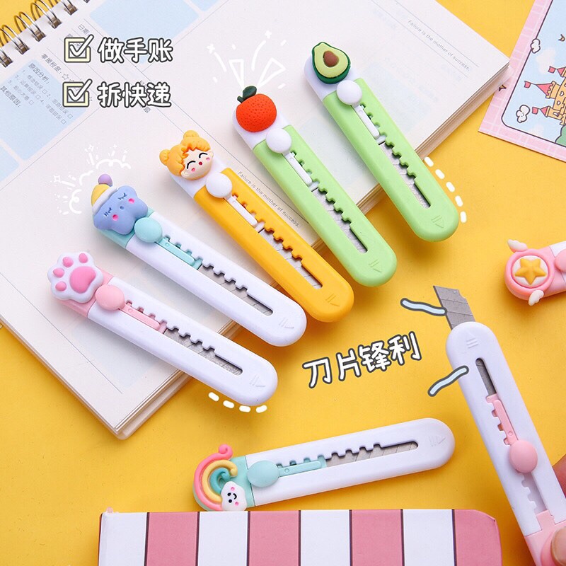 Dao Rọc Giấy pilu gắn charm hoa quả nhiều màu sắc, cute, dễ thương loại tốt cao cấp