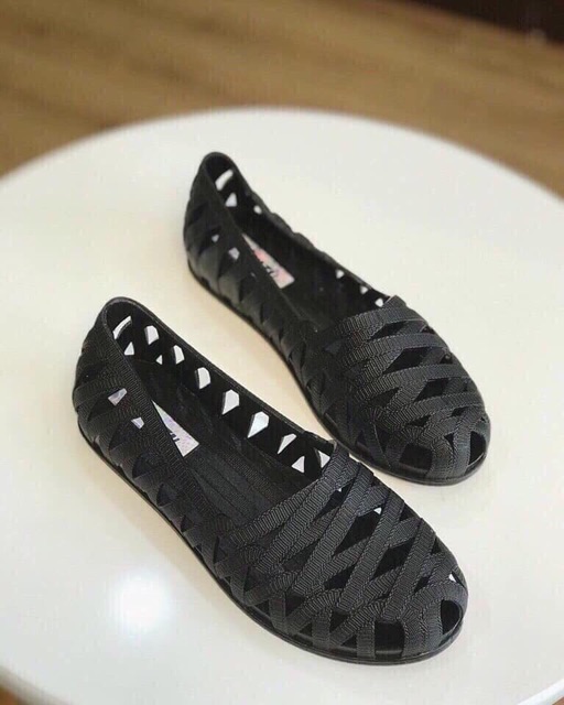 Giày bệt đan nhựa siêu HOT | BigBuy360 - bigbuy360.vn