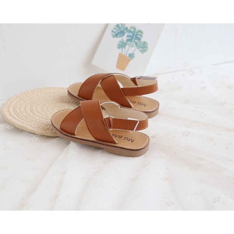 Sandal Quai Chéo Bé Gái Chất Da PU Cao Cấp Êm Mềm, Siêu Nhẹ, Cho Bé Từ 1 Tuổi Đến 6 Tuổi