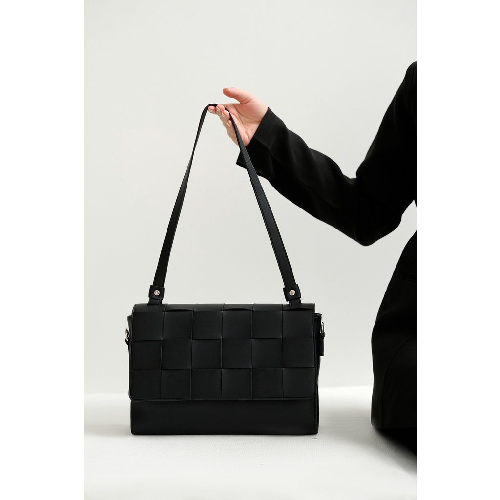 OLV - Túi Black Woven Shoulder Bag