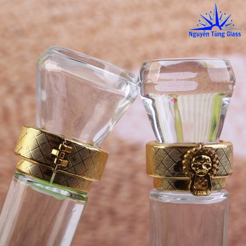 Chai đựng rượu thủy tinh 500ml - Mẫu Giọt nước có khoá vàng