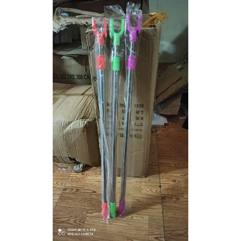 Cây treo quần áo lấy đồ trên cao cho các shop thời trang - Gậy lấy đồ - Sào treo quần áo