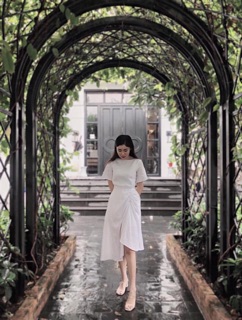 Váy trắng dây rút