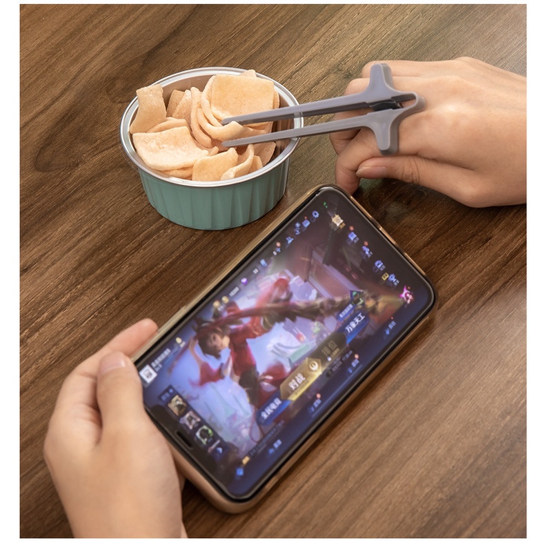 Giá Đỡ Đũa Dạng Lười Đeo Ngón Tay Không Bẩn Dùng Cho Người Lười Chơi Game Lười