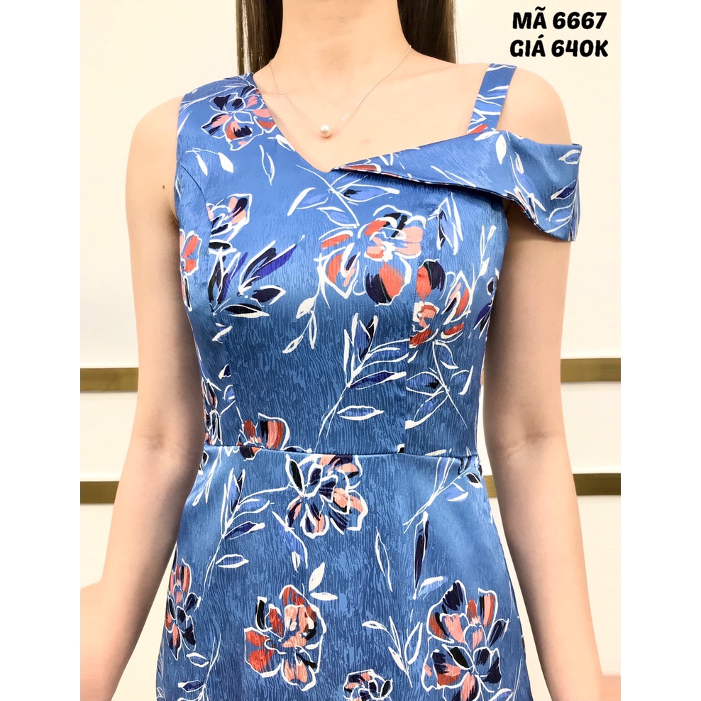 Đầm EMY EM6667 Xòe Midi Sát Nách Nền Xanh Hoạ TIết