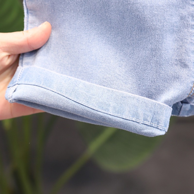 Set Áo Thun Cổ Tròn &amp; Quần Yếm Denim Cho Bé