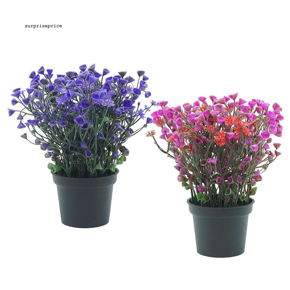 Chậu hoa nhân tạo trang trí khu vườn sinh động