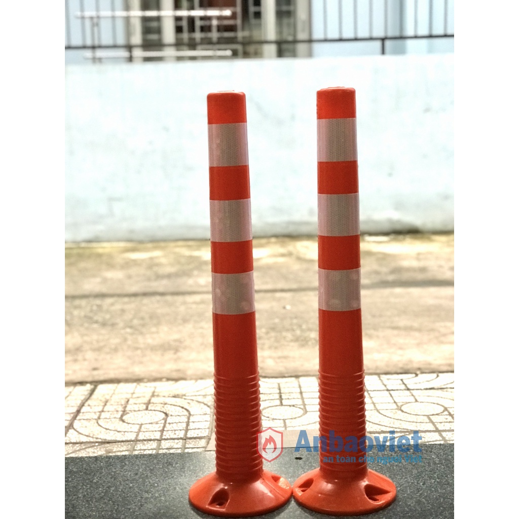 Cột chia làn đường phản quang dài 75cm, bằng nhựa dẻo siêu bền