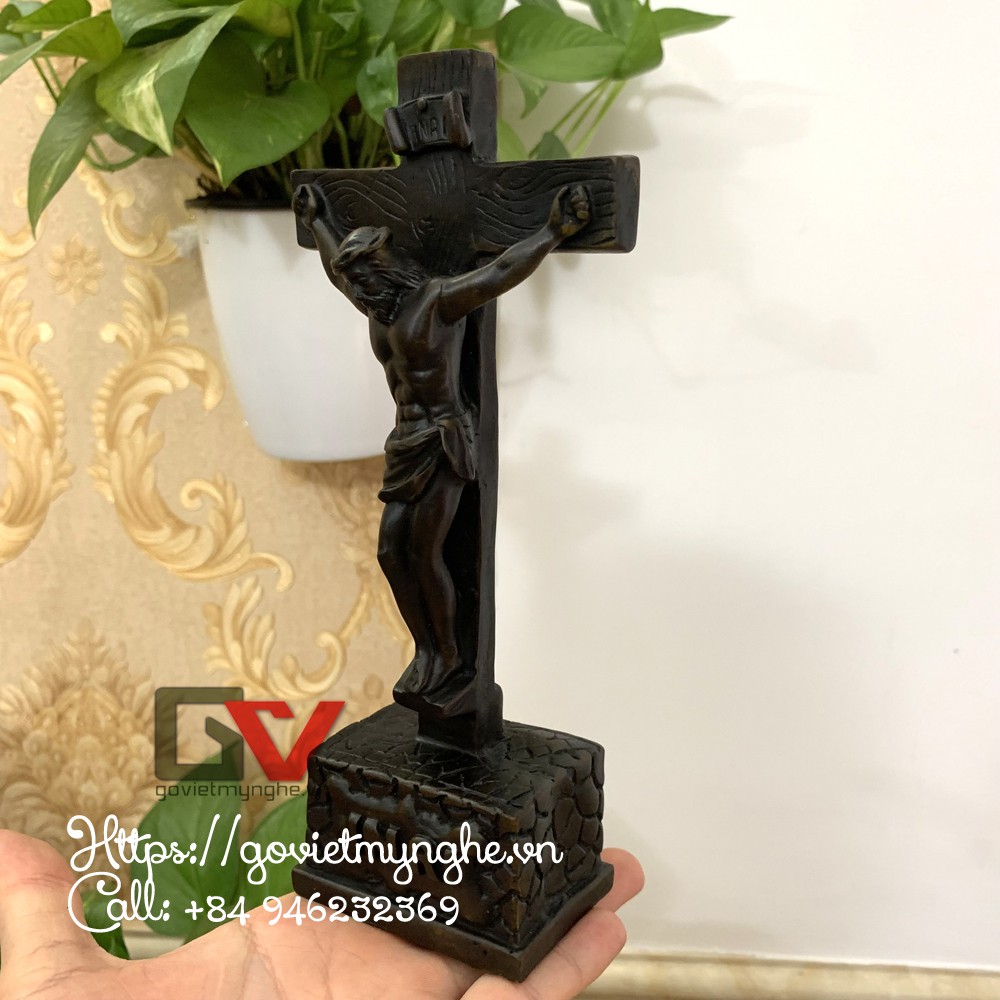 [Cây thánh giá] Tượng đá trang trí cây thánh giá hình chúa Jesus với chữ INRI - Chiều cao 21cm - Màu nâu đen