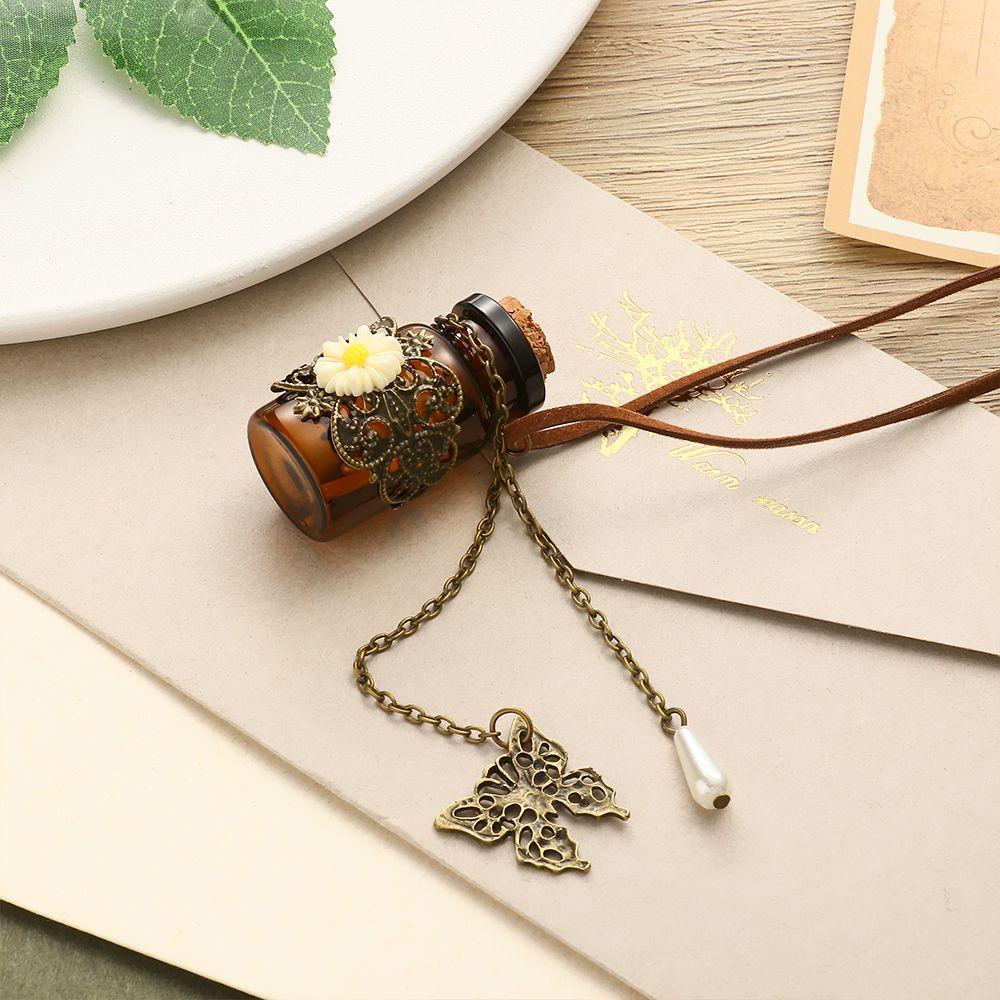 Vòng cổ Da Mặt Lọ Điều Ước Đính Bướm