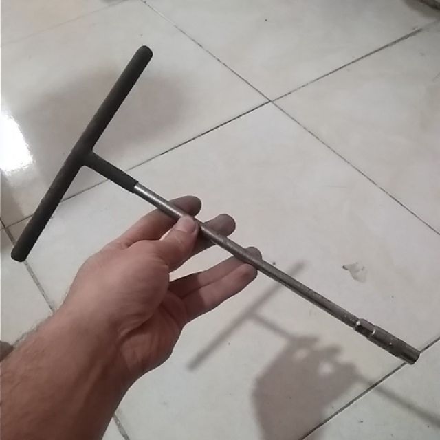 Vặn ốc bu lông T10