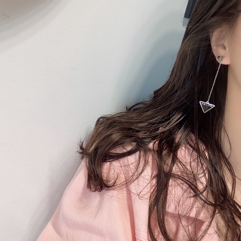 PRADA Bông Tai Chữ P Bằng Thép Titan Thời Trang Cho Nữ