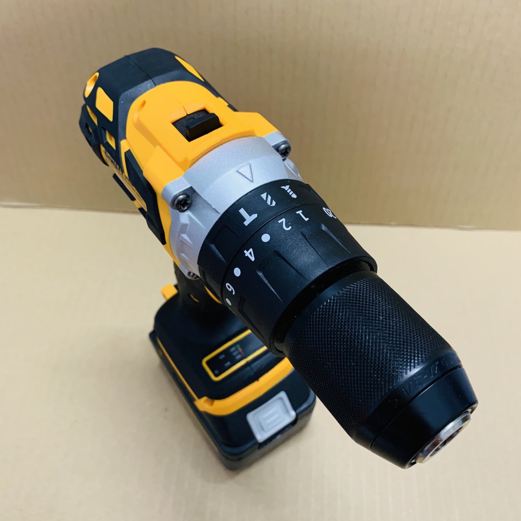 Máy Khoan pin KHÔNG CHỔI THAN DEWALT 118V 3 chức năng, CÓ BÚA, LÕI ĐỒNG, PIN KHỦNG 10 CELL