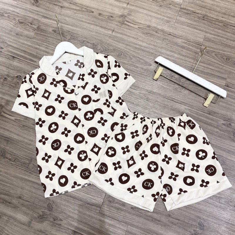 Bộ pijamas lụa thiết kế mặc nhà hoạ tiết nhiều hình Đồ ngủ quần đùi áo cộc nữ