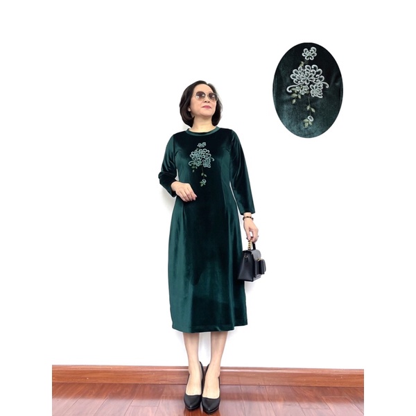 Váy nhung cao cấp họa tiết thêu ngực sang trọng quý phái cho các bà