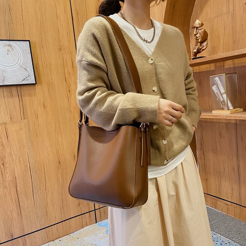 Túi đeo chéo màu trơn đơn giản thời trang cao cấp