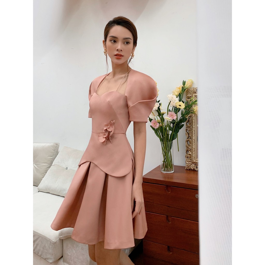 MOLLYNISTA- Đầm Nancy hồng tùng cua tròn xếp ly | BigBuy360 - bigbuy360.vn