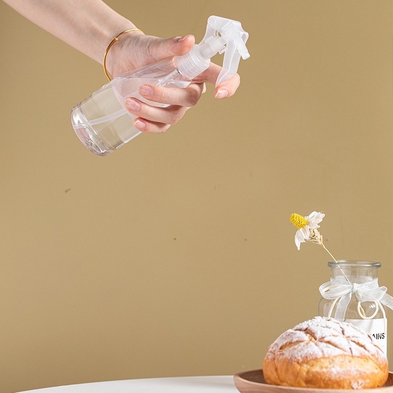 Bình Xịt Nước Phun Sương Mịn Và Đều,Thể Tích 250ml, Chất Liệu Nhựa Trong, Độ Bền Cao, Chịu Được va Đập, Dễ Sử Dụng......