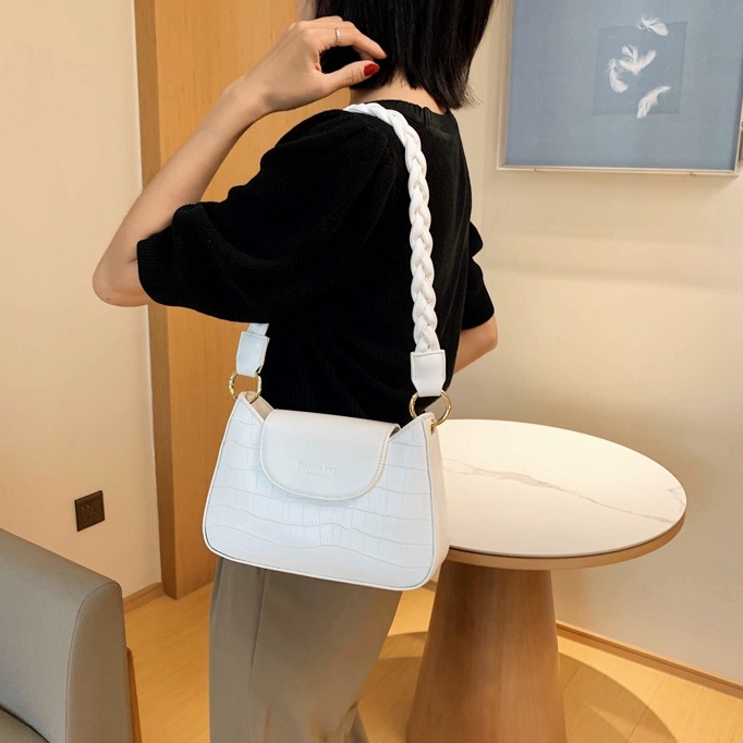 Túi Đeo Chéo Thiết Kế Thời Trang Hàn Quốc Dành Cho Nữ IELGY