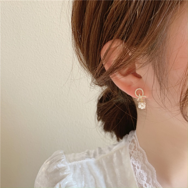 Bông Tai Ngọc Trai Đính Kim Cương Giả Thời Trang Chất Lượng Cao Dễ Phối Đồ