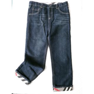 Quần jean Burberry bé trai