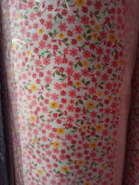 Vải Cotton Poly Họa Tiết Hoa Đỏ 150 cm 252 Giá Trị