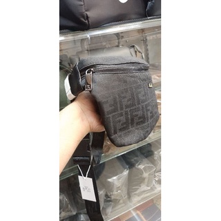 Túi Đeo Chéo Ngực Fendi
