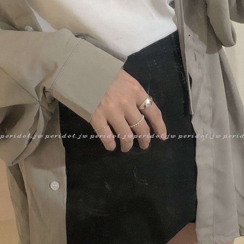 Nhẫn bạc thiết kế. Có sẵn một số size