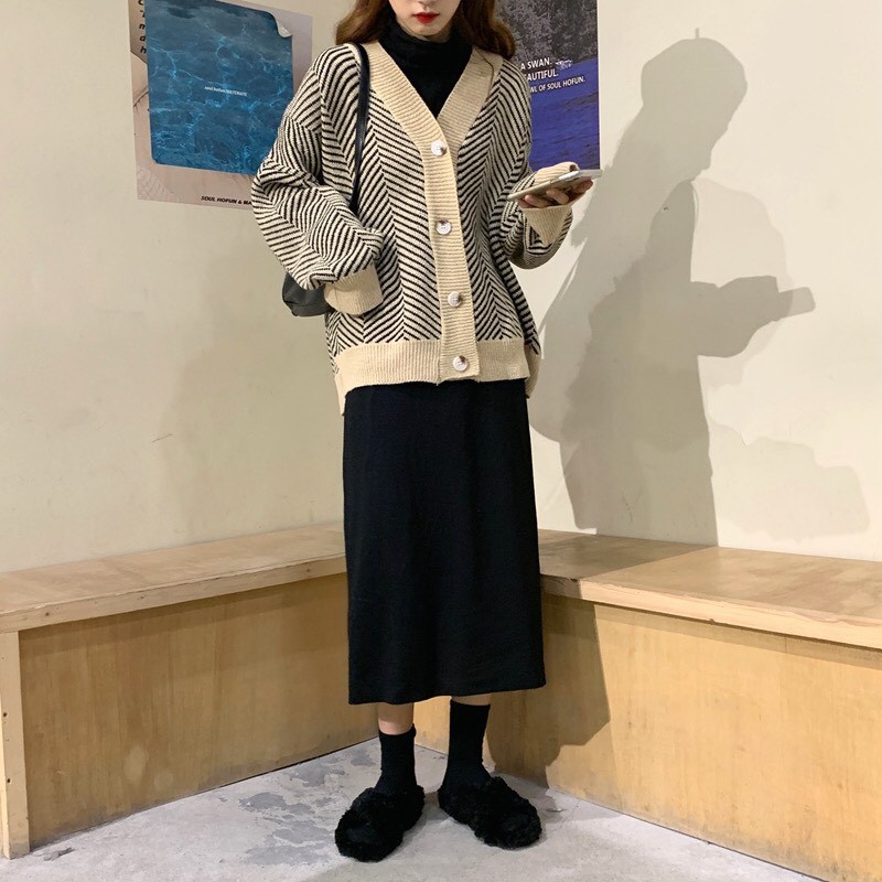 (Tặng kèm 1 đôi Tất) Áo Cardigan nữ, áo khoác len nữ họa tiết kẻ phong cách trời trang Hàn Quốc