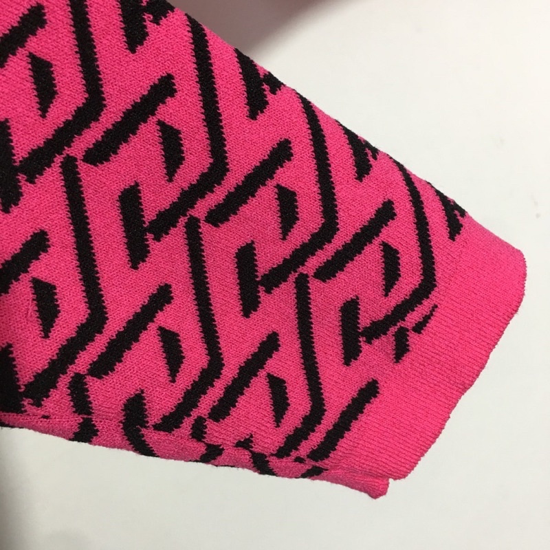 Set trang phục len cho nữ thương hiệu Versace cao cấp gồm áo len croptop và chân váy dài dáng ôm