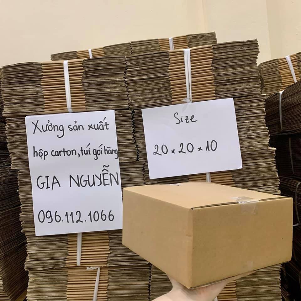 Combo 50 thùng carton gói hàng 20x20x10 Gia Nguyễn dày dặn
