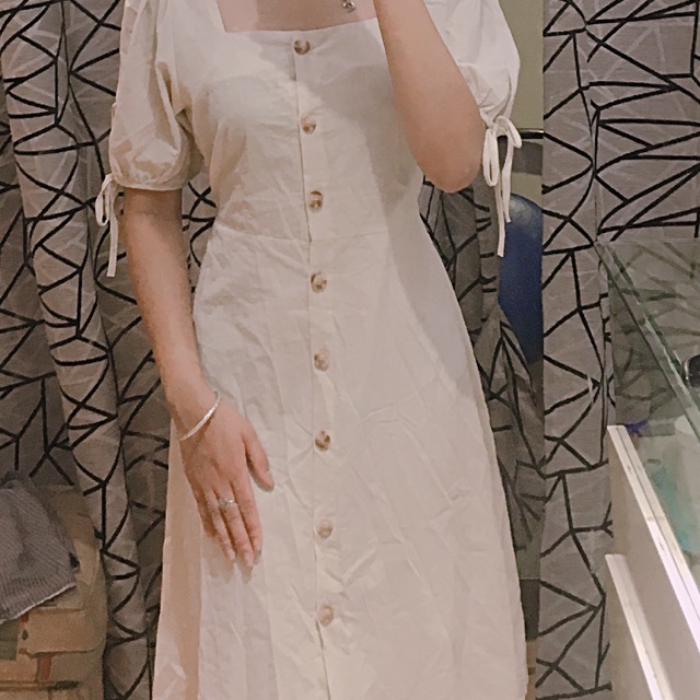 Váy cổ vuông tay lơ