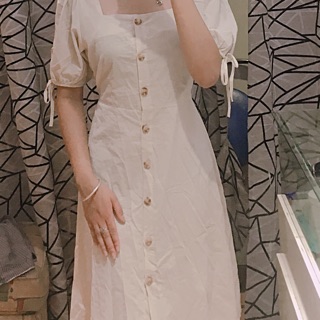 Váy cổ vuông tay lơ